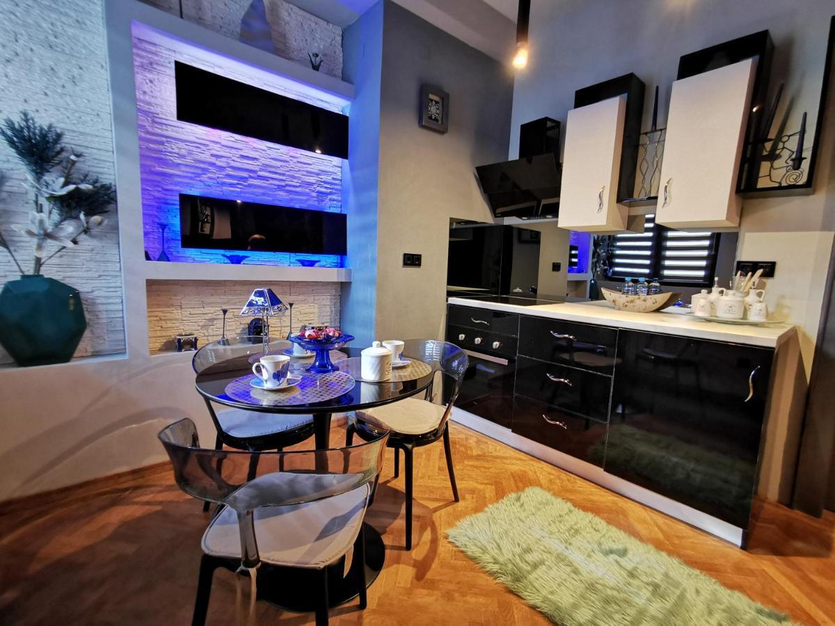 Crystal Central Apartment Braşov Dış mekan fotoğraf