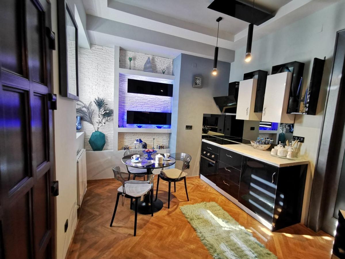 Crystal Central Apartment Braşov Dış mekan fotoğraf